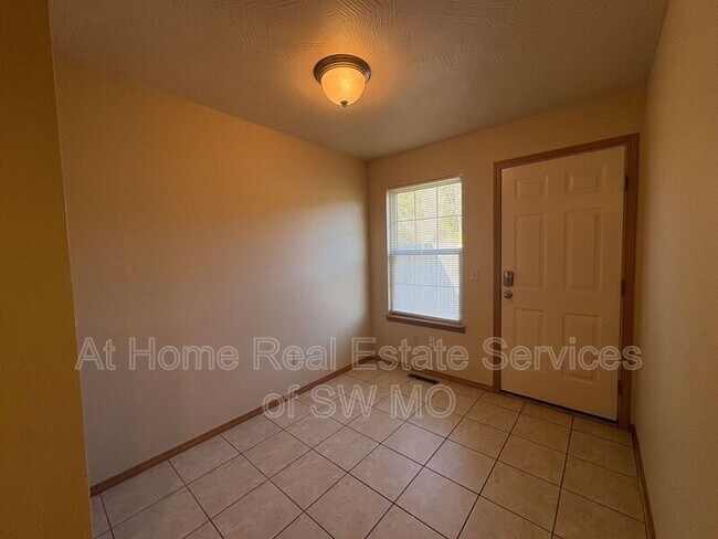 Photo - 1910 S Farm Rd 123