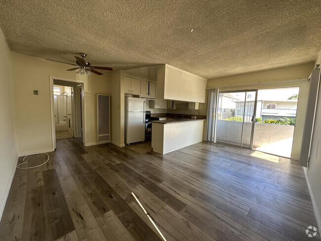 Building Photo - 1605 Barry Ave Rental