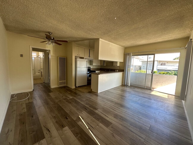 Building Photo - 1605 Barry Ave Rental