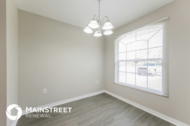 Photo - 1877 Mettler Ave