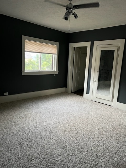 Photo - 303 Garnet St