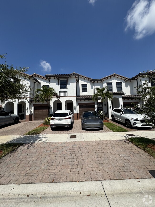 Building Photo - 8880 NW 102nd Pl Rental