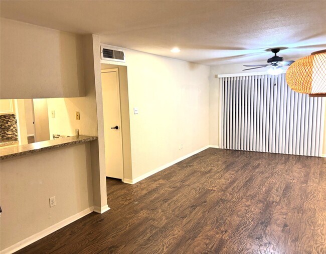 Photo - 3025 Walnut Bend Ln Unit True