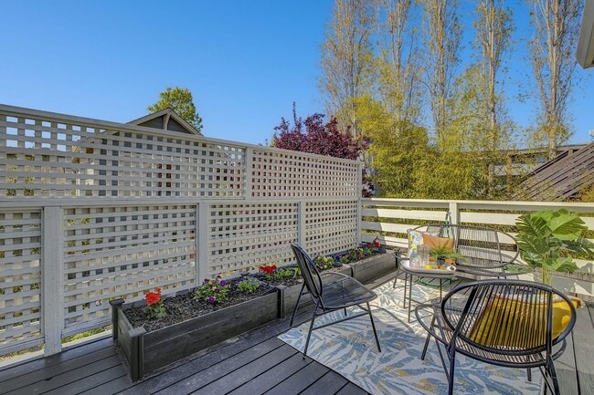 Photo - Wonderful House with Huge Deck in an Amazing Location