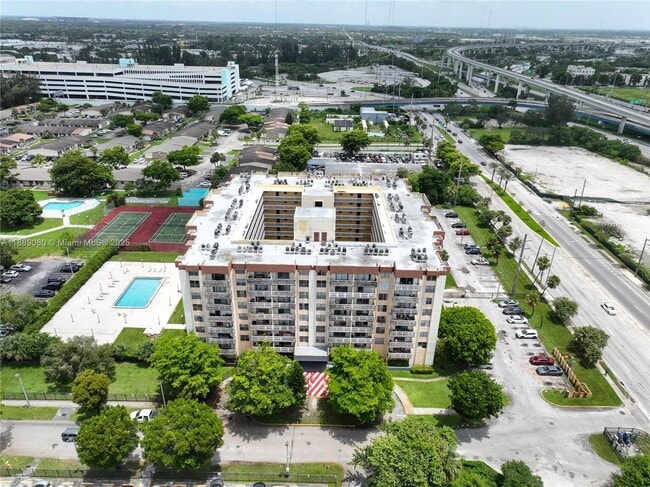 Building Photo - 15600 NW 7th Ave Unit 306