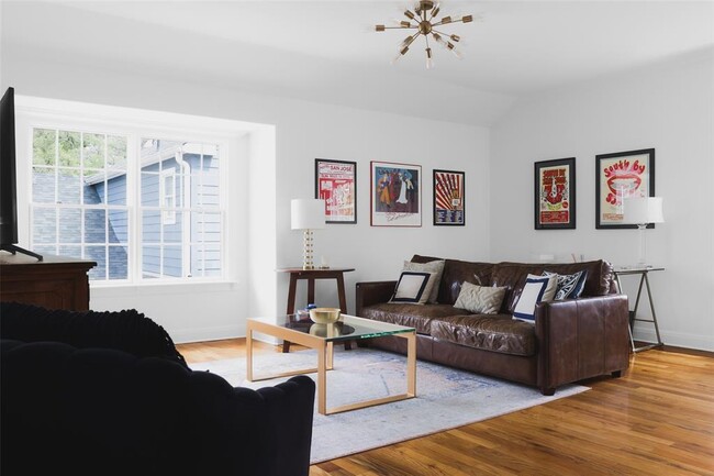 Building Photo - 1711 W 29th St