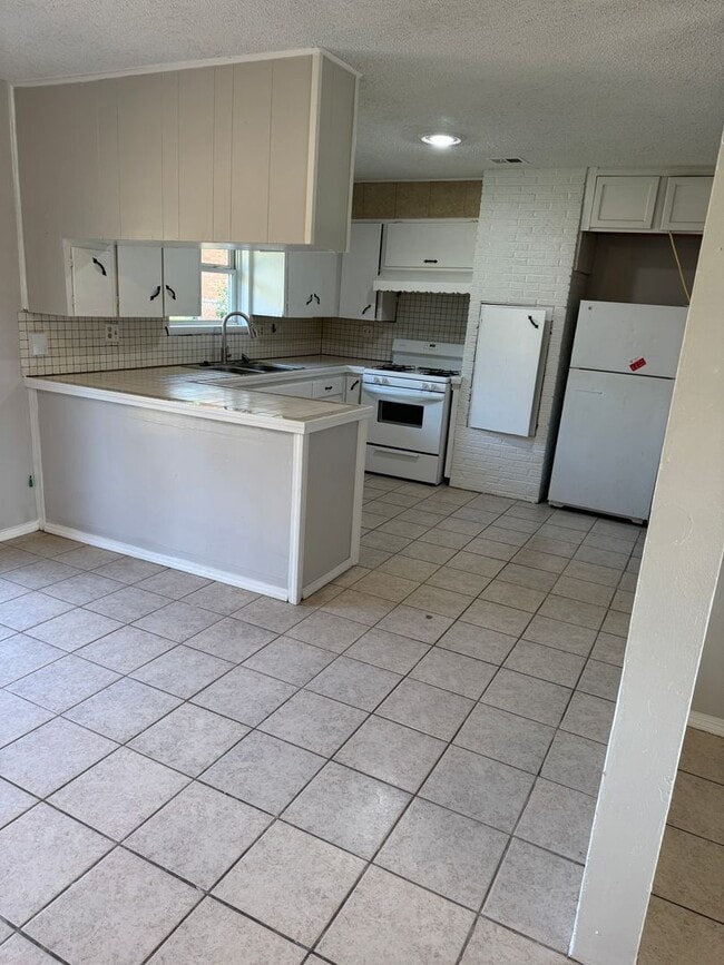 Photo - 4724 SE Adams Blvd