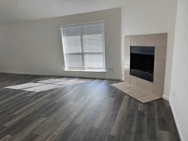 Photo - 6611 Rockdale Rd