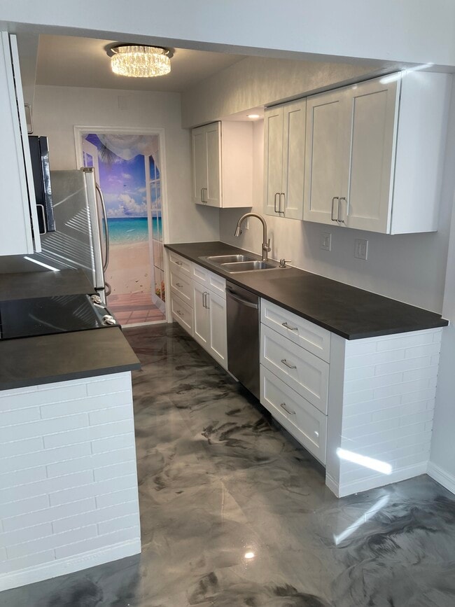 Photo - 6801 67th St N