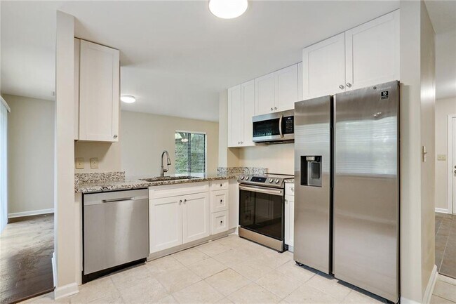 Photo - 2953 Torreya Way SE