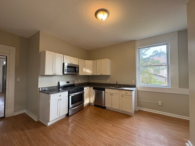 Building Photo - The Bryant House Unit Apt 1