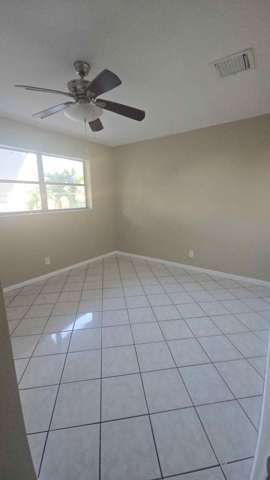 Photo - 4061 NW 9th Ave Unidad 4061