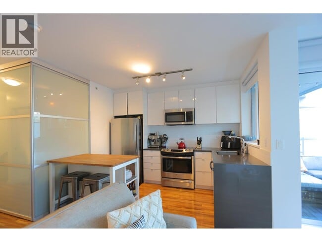 Photo - 289 E 6th Ave Unit 3XX