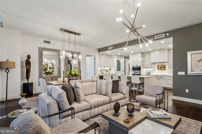 2520 Peachtree Rd Unit 602