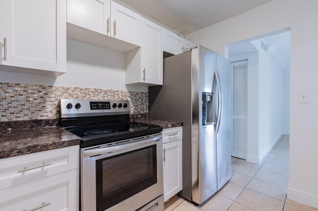 Photo - 9459 SW 76th St Unit R8