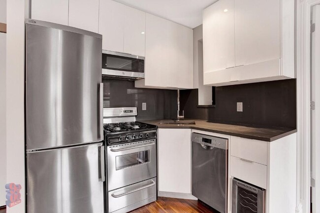 Photo - 1590 Lexington Ave Unit 18