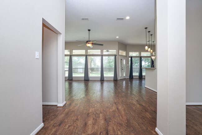 Photo - 105 Lawrence Marshall Dr