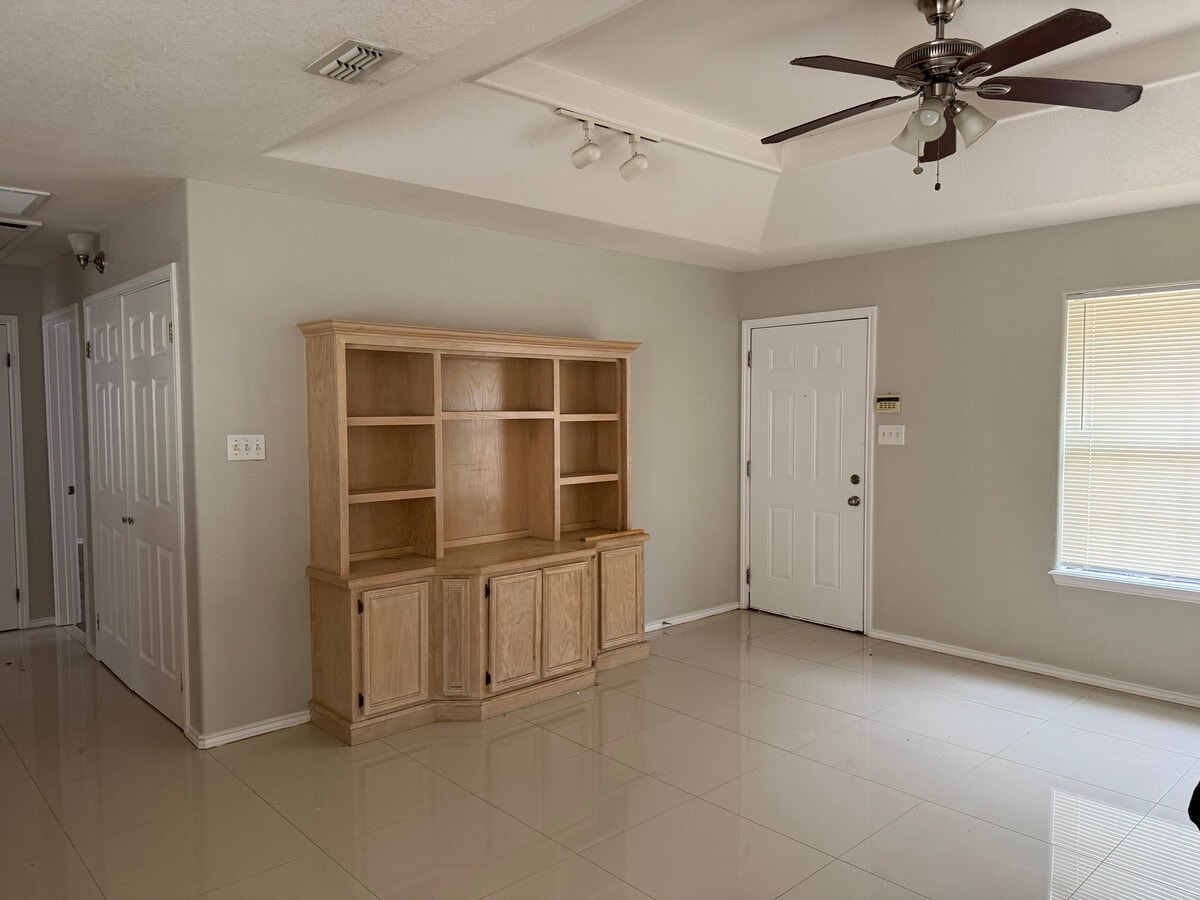 Photo - 2201 Umbel St Unidad A