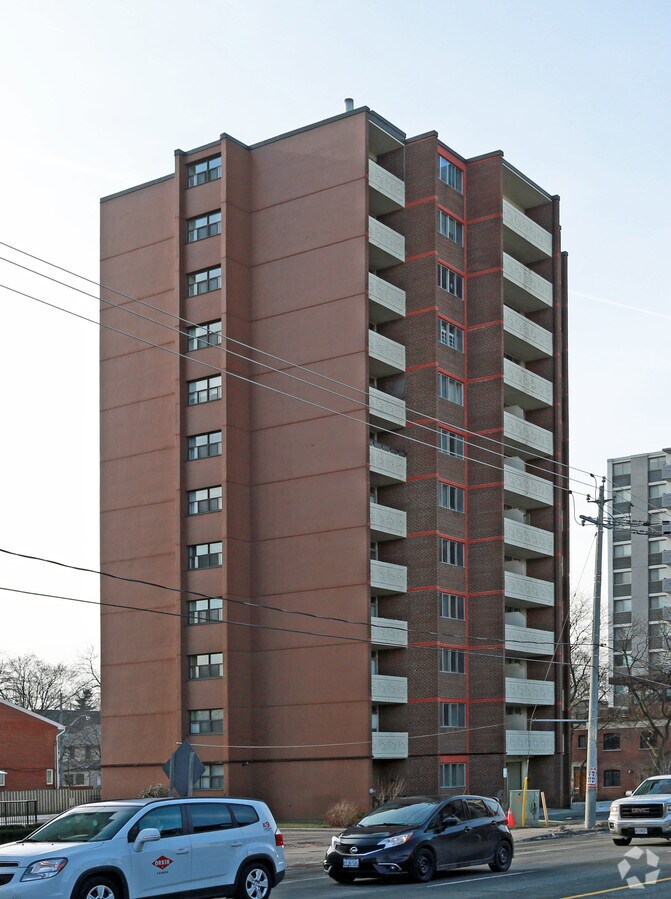 Photo - 435 Eglinton Ave E