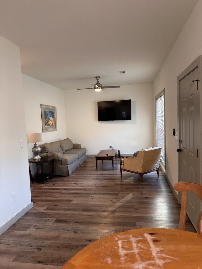 Photo - 125 Cayuga St