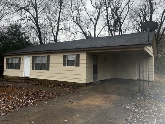 Photo - 114 Holly Cove