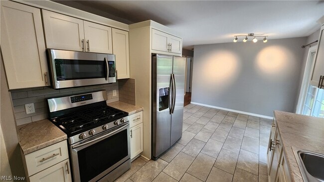 Photo - 2491 Samira Rd