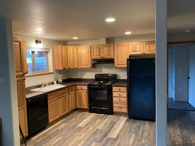 Photo - 765-712 12th St