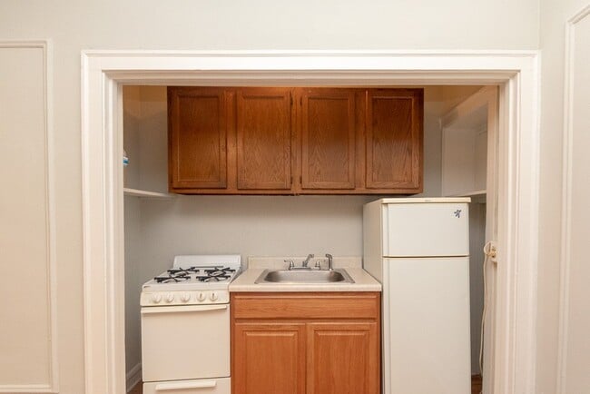 Photo - 2832 N Burling St Unit 902