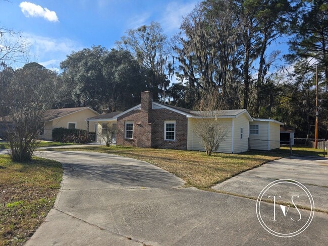 Photo - WINTER MOVE-IN SPECIAL: 50% OFF 1st FULL MONTH OF RENT** (**see description for details)