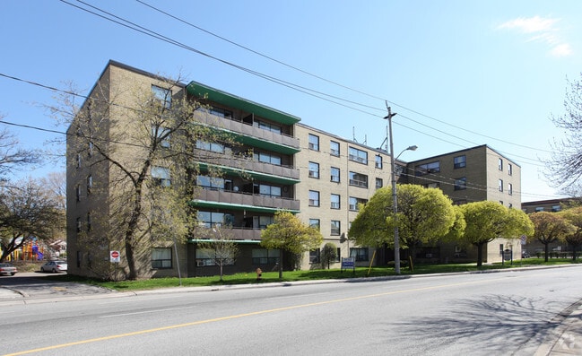 Building Photo - 1050 Castlefield Avenue