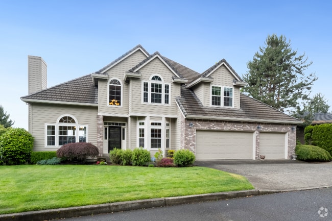 Building Photo - 9007 NW Bartholomew Dr Rental