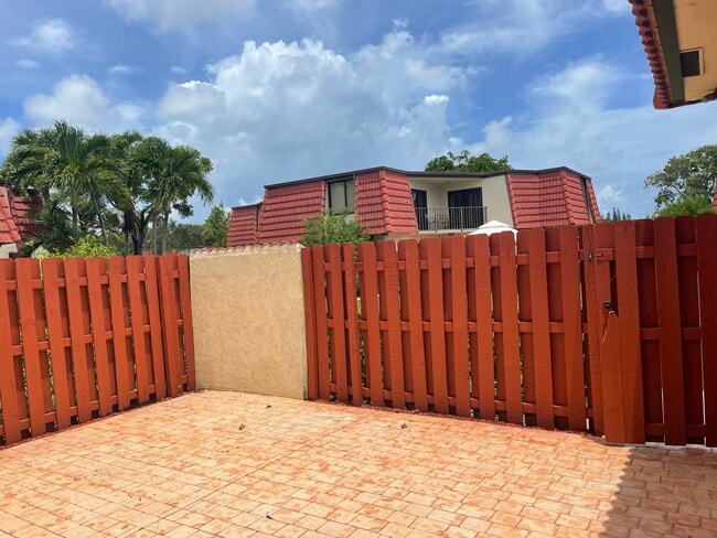 Photo - 3878 Victoria Dr