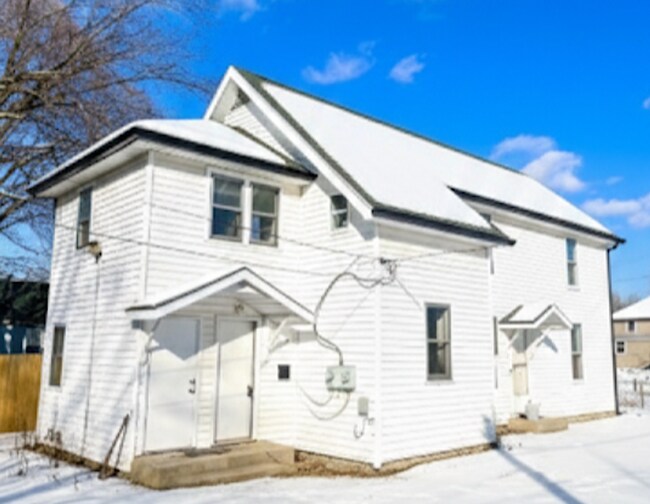 Building Photo - 4124 S Landess St Unit 4124 2