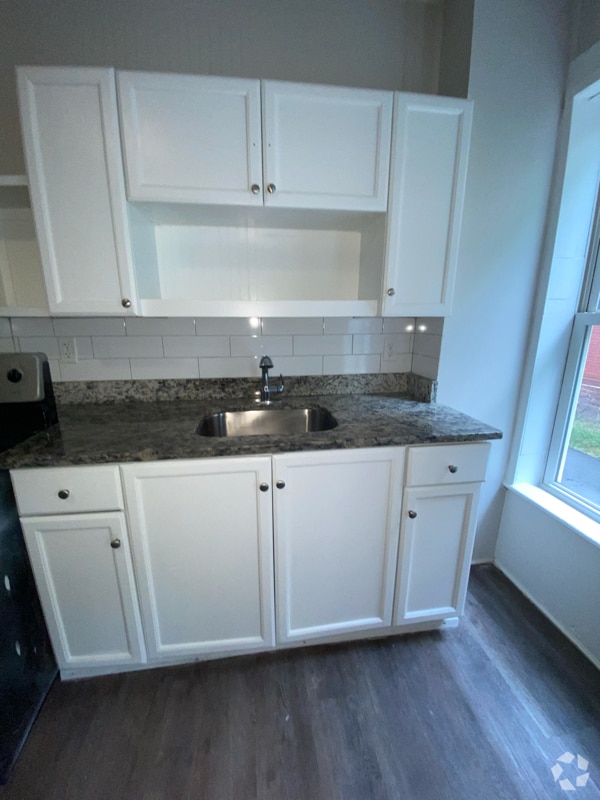 Building Photo - 215 Jefferson St Rental