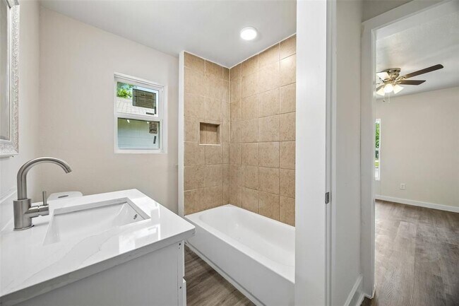 Photo - 1265 E Maddox Ave