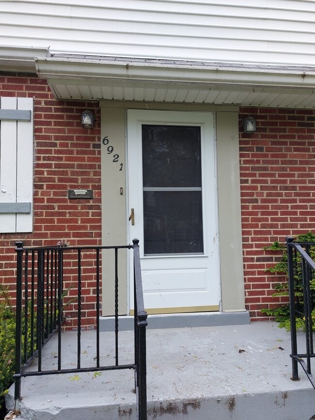 Photo - 6921 Pin Oak Dr