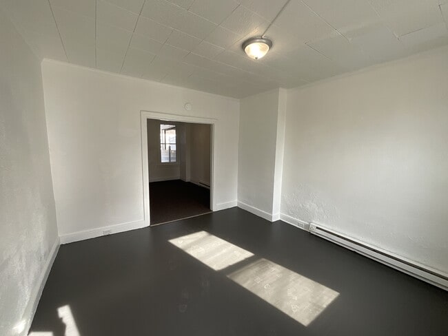 Photo - 141 E Maple St