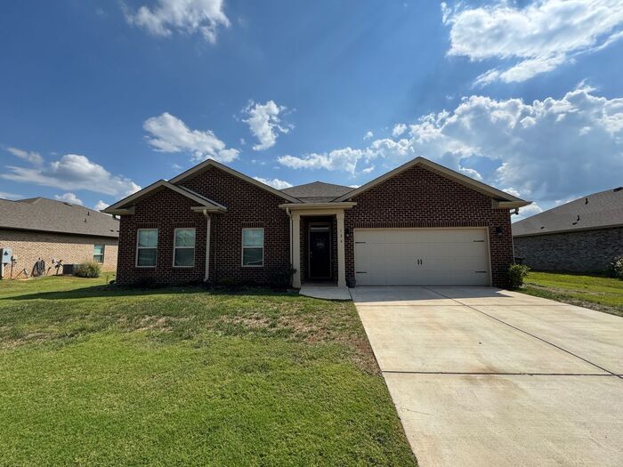 Pre-leasing for an October move in - Pre-leasing for an October move in House