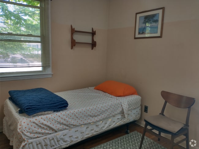 Building Photo - 1843 Fairhaven Rd Rental