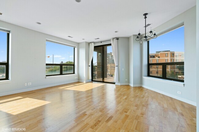 Photo - 859 W Erie St Unit 407