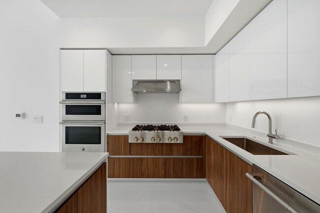 Photo - 400 Central Ave