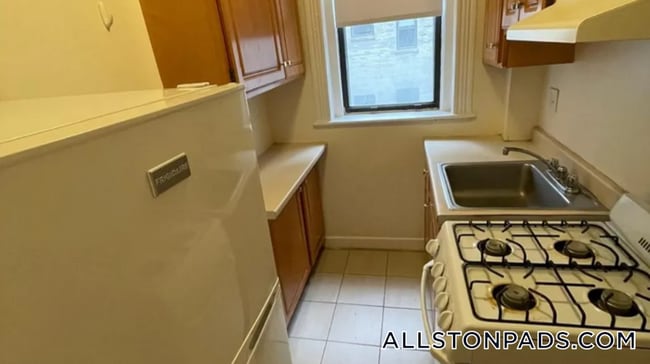 Building Photo - 1156 Commonwealth Ave