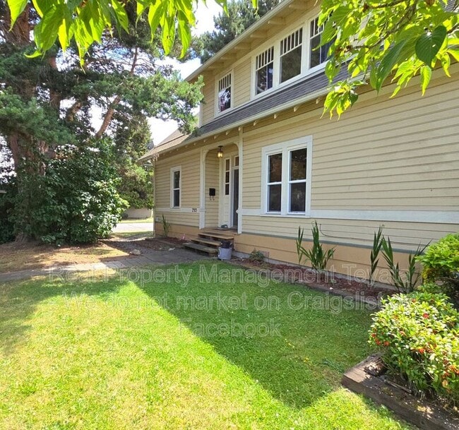 Photo - 1405 Halleck St