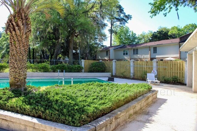 Photo - 455 Mall Blvd