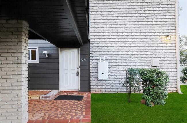 Building Photo - 1277 Goodwin Rd NE Unit 1277