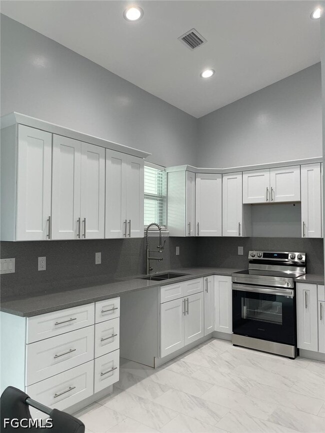 Photo - 132 SW 9th Ave