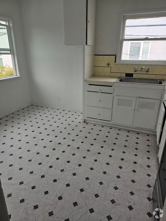 Building Photo - 2305 Hauser Blvd Unit 2305  Hauser Rental