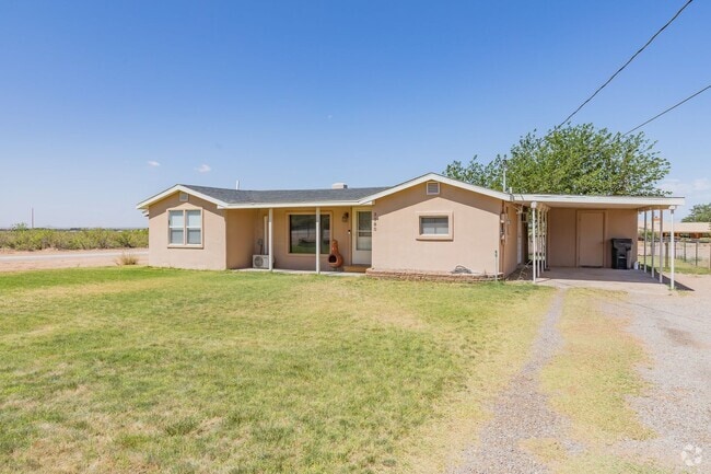 Building Photo - Charming 3 bedroom 2 bath Home with acreage