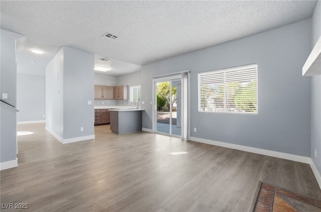 Building Photo - 1460 Daybreak Rd