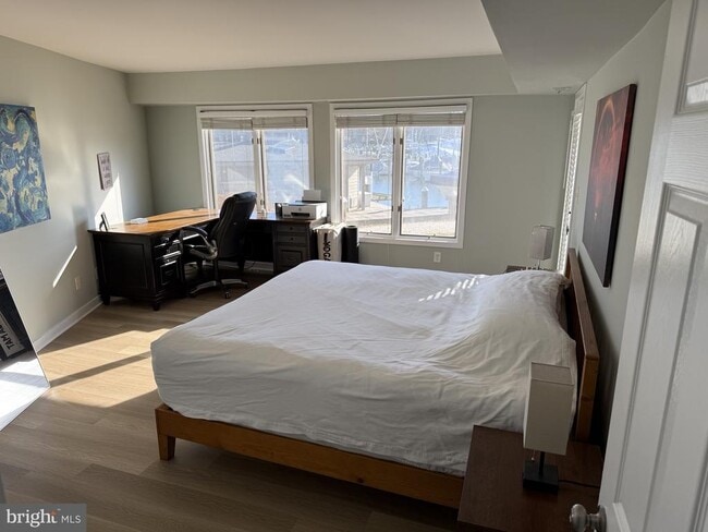 Building Photo - 7044 Harbour Village Ct Unit T-2